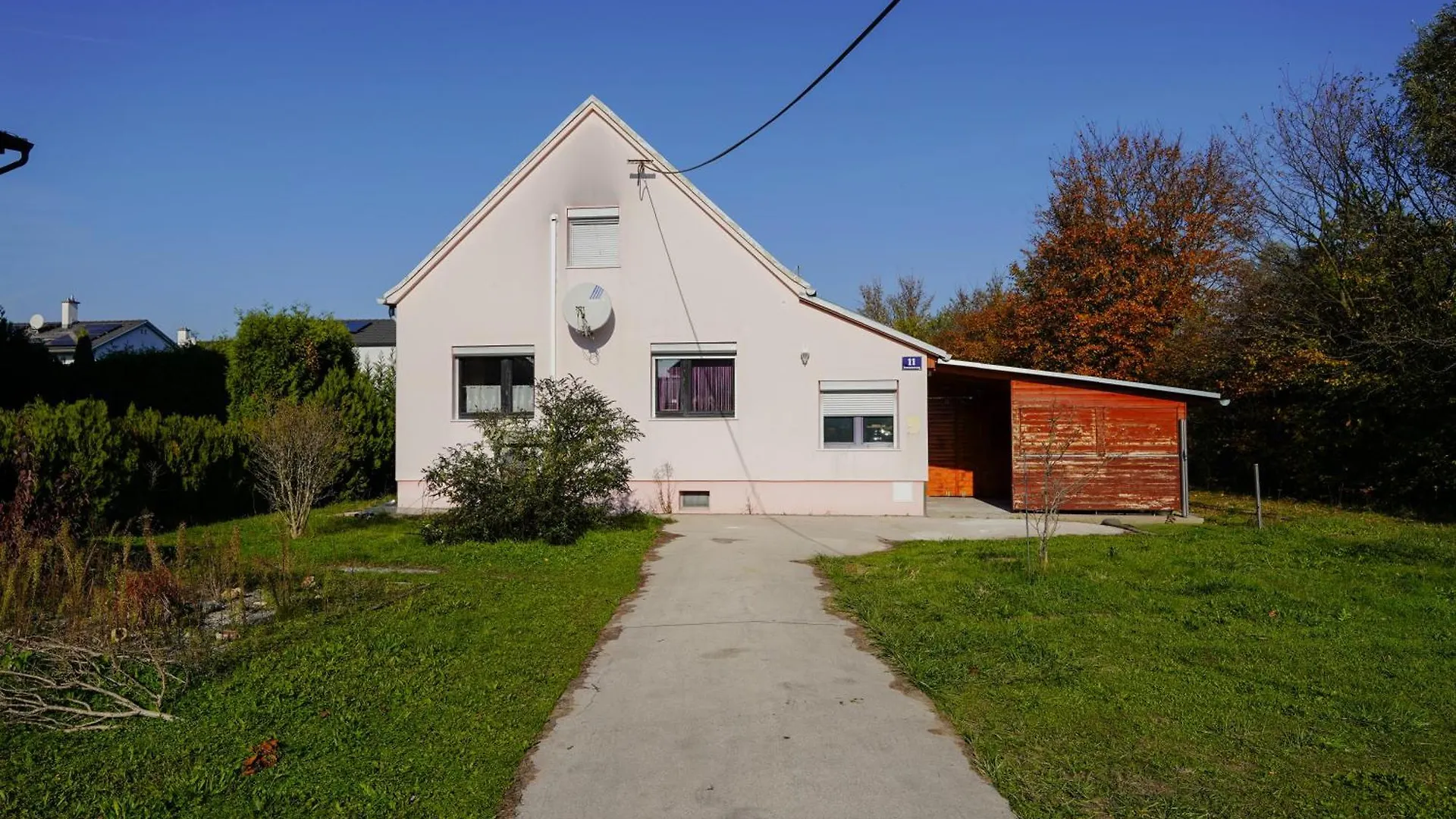 Spacious House With 5 Rooms location